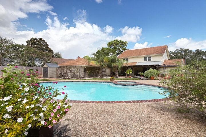 Property Photo:  18614 Point Lookout Drive  TX 77058 