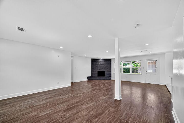 Property Photo: 5702 Cheltenham Drive TX 77096