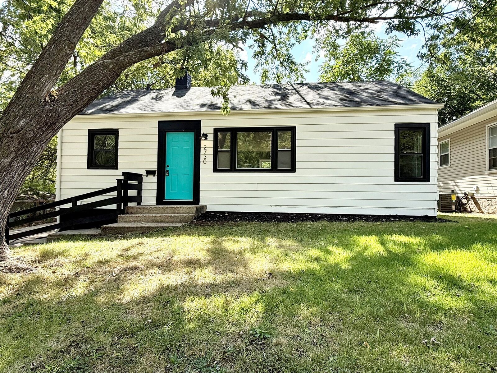 Property Photo:  2730 Sheridan Avenue  IA 50310 