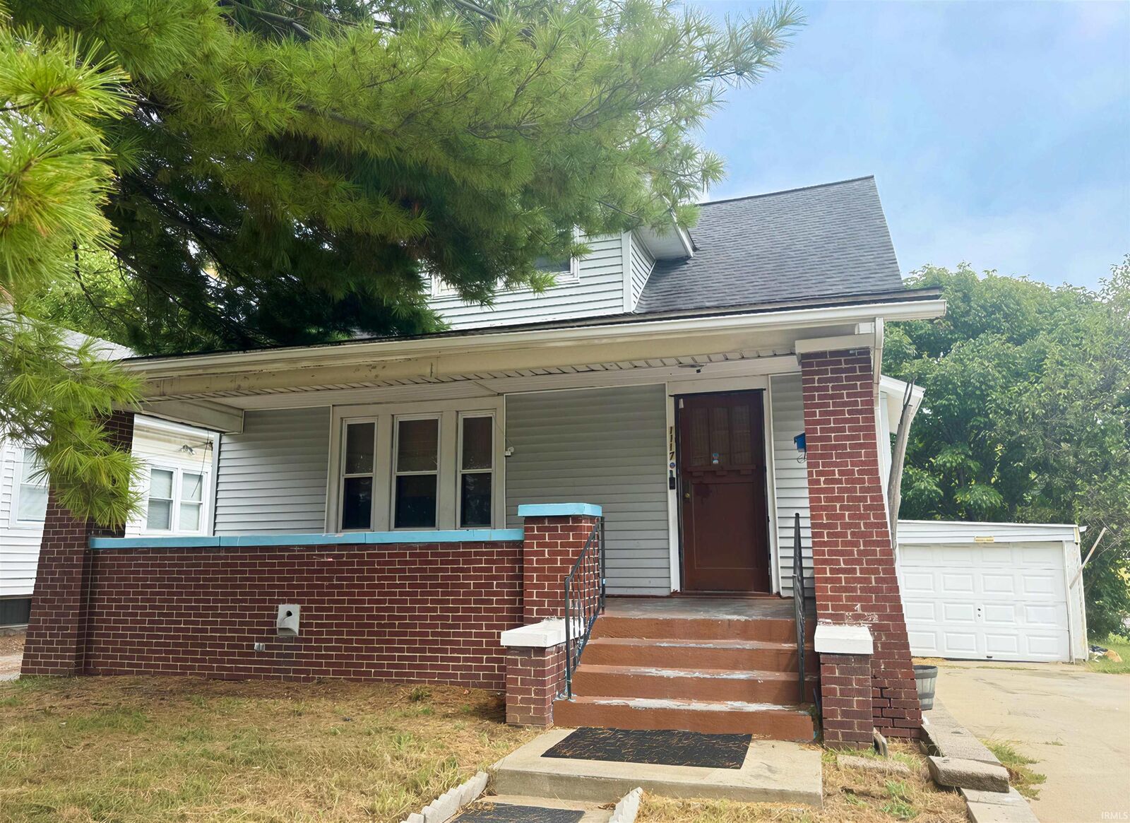 Property Photo:  1117 Mesker Park Drive  IN 47720 