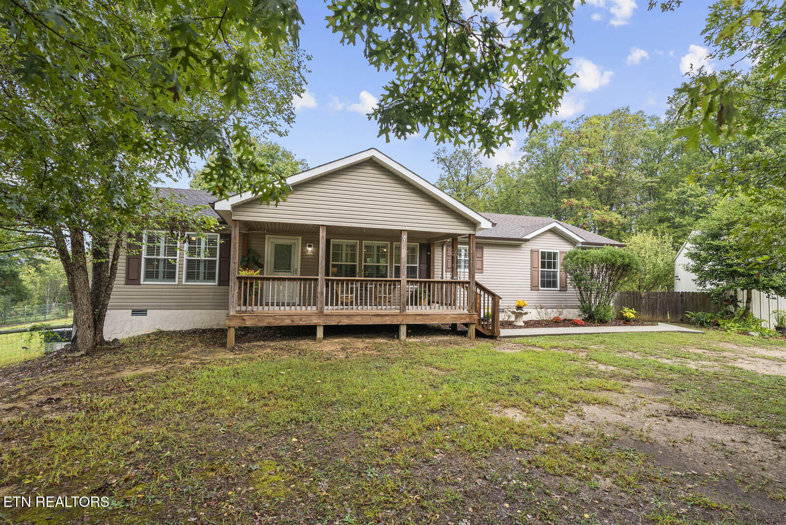 Property Photo: 1301 Valley View Rd TN 38572