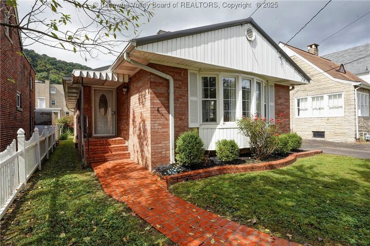 6551 Roosevelt Avenue  Charleston WV 25304 photo