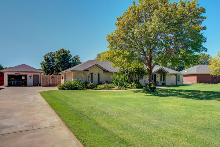 Property Photo:  6405 County Rd 7405  TX 79424 