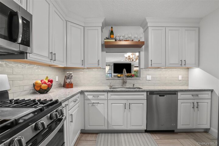 Property Photo:  68 Jonathan Drive  NY 10541 