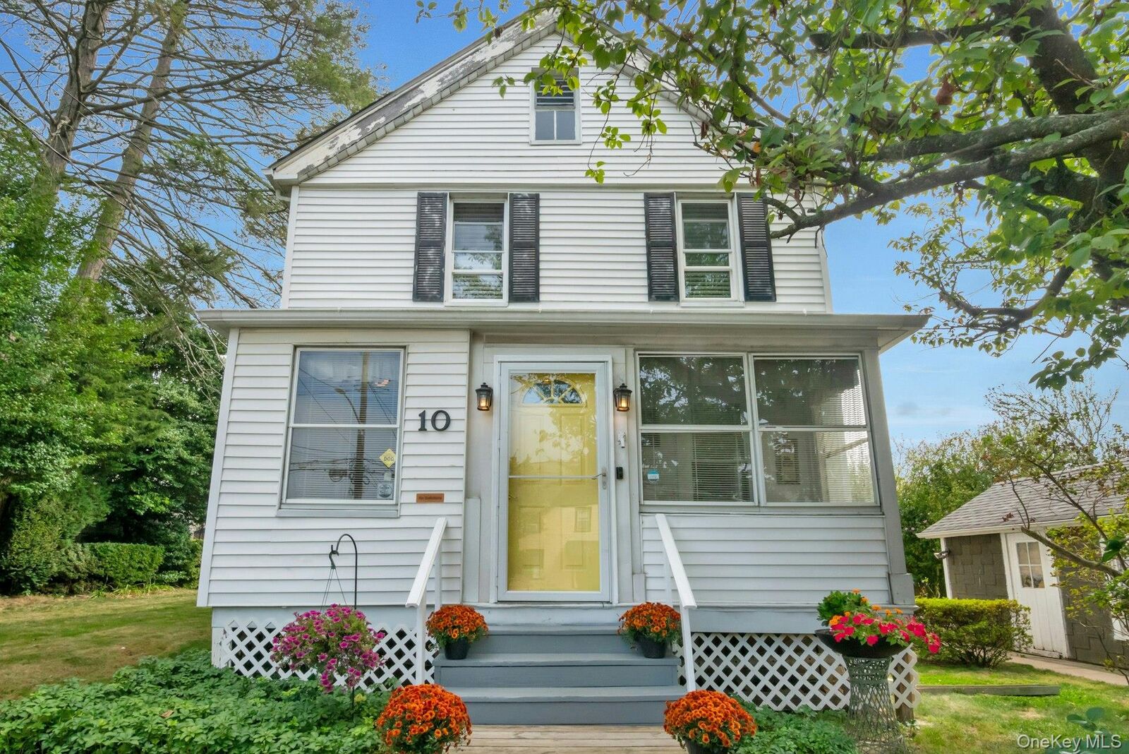 Property Photo:  10 N Goodwin Avenue  NY 10523 