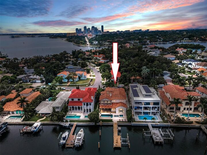 Property Photo:  801 Brightwaters Boulevard NE  FL 33704 