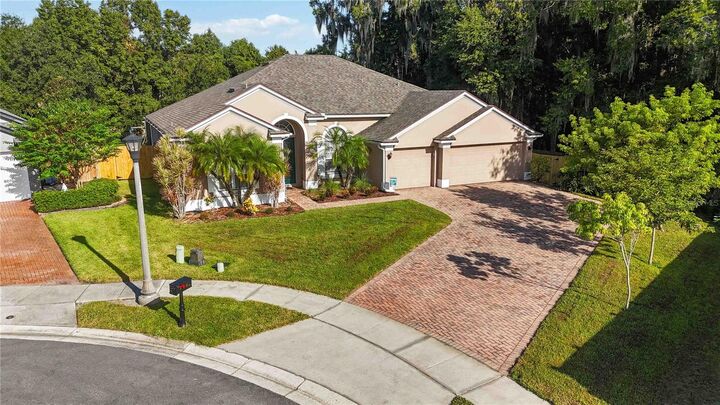 Property Photo: 116 View Point Place FL 32708