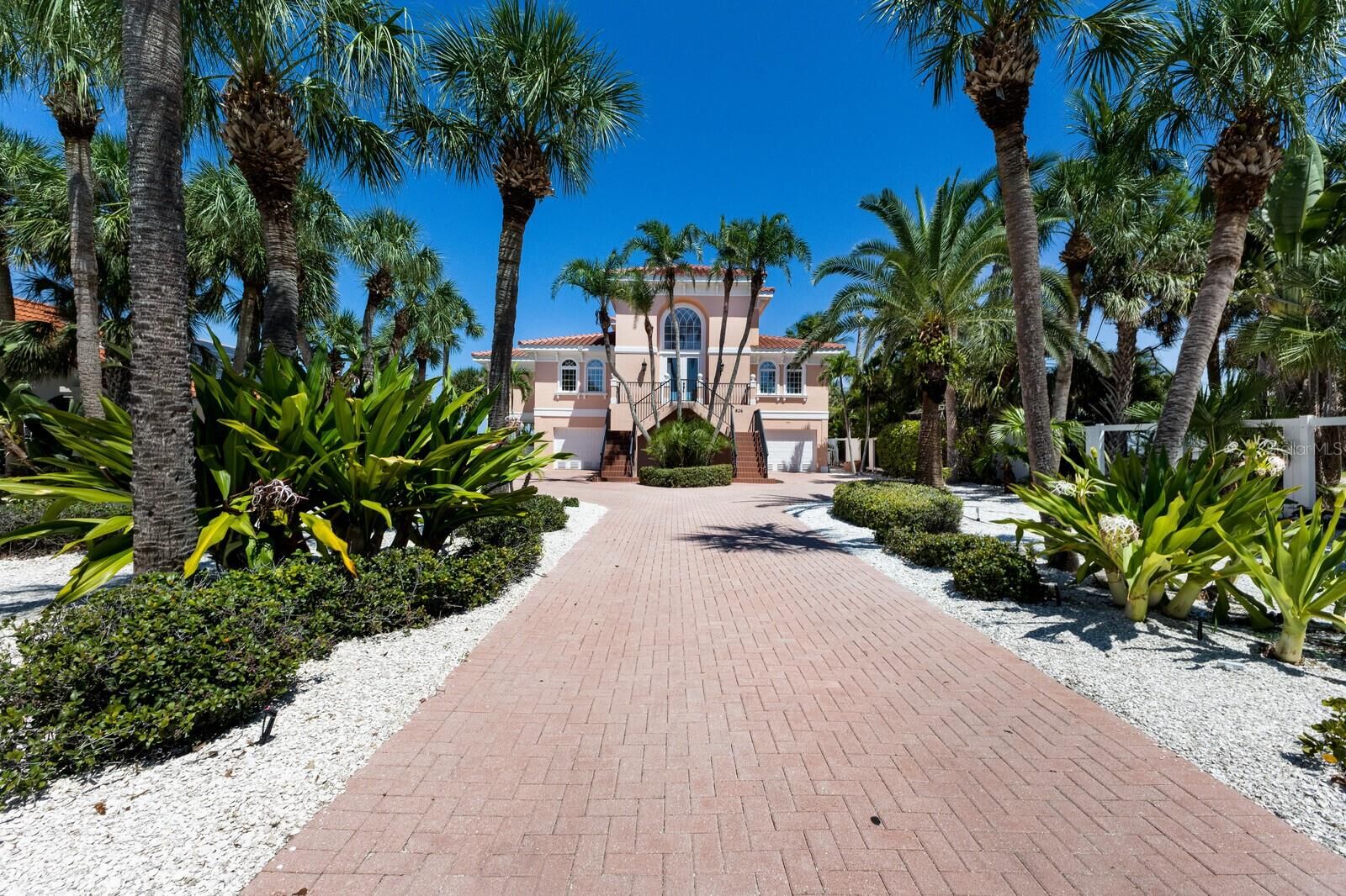 Property Photo: 826 S South Bay Boulevard FL 34216