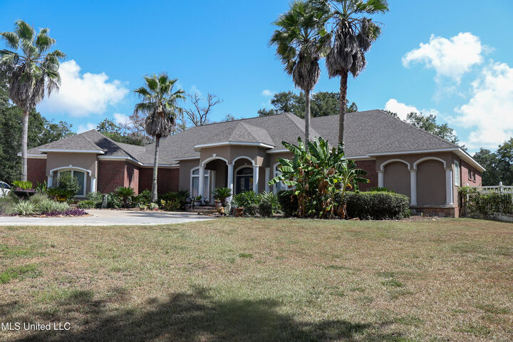 Property Photo:  1010 Boxwood Street  MS 39567 