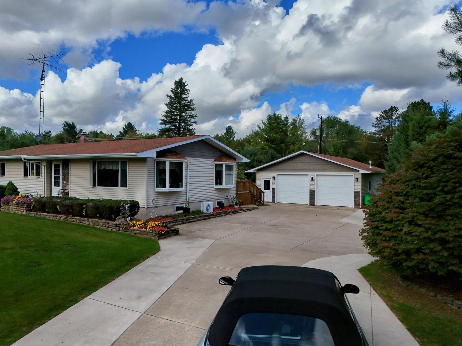 Property Photo: 2031 E Dayton MI 48723