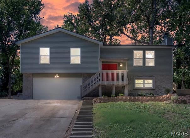 Property Photo:  403 Montbrook Drive  MO 63366 