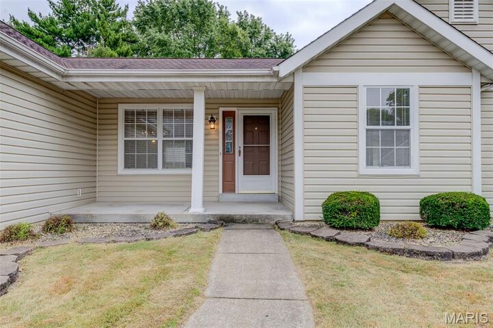 Property Photo:  924 Zohner Court  MO 63031 