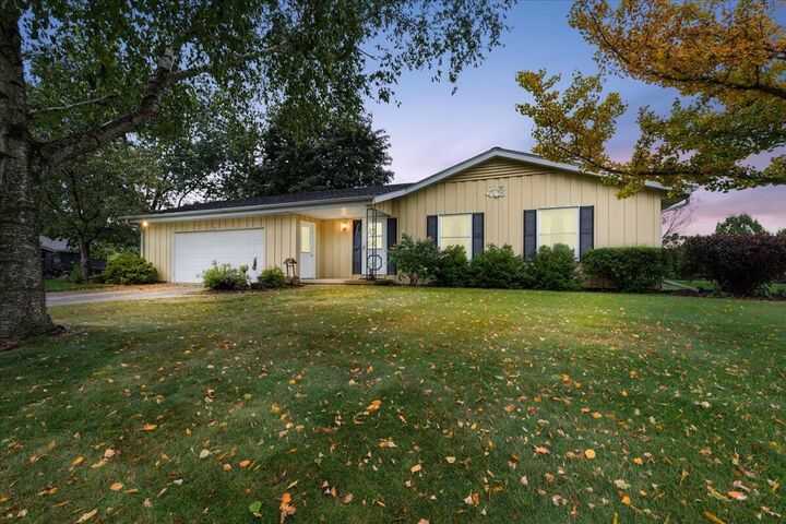 Property Photo:  6819 Eastwood Trl  WI 53090 