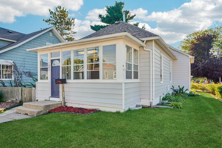 7402 8th Ave  Kenosha WI 53143 photo