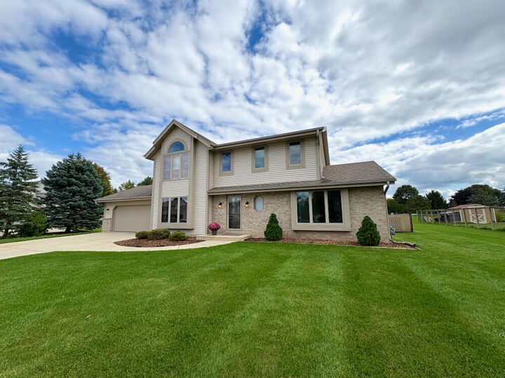 Property Photo:  S83w17591 Cedarcrest Ln  WI 53150 