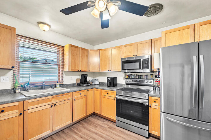 Property Photo:  1114 Shorecrest Dr  WI 53402 