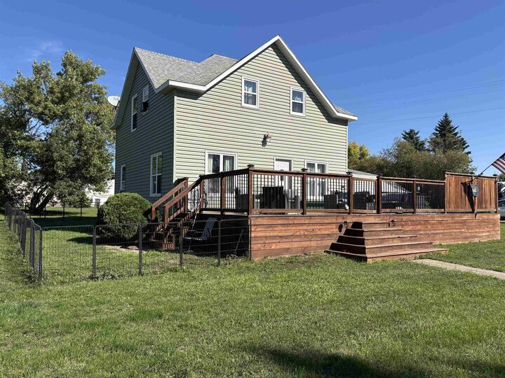 Property Photo:  304 Flower Street  ND 58759 