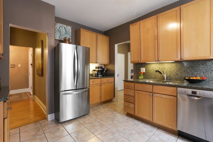 Property Photo:  1339 W Lunt Avenue 2N  IL 60626 