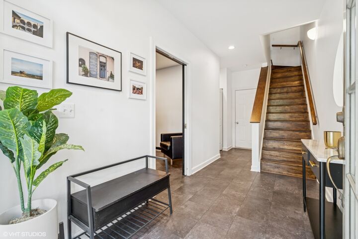 Property Photo:  1066 W Fry Street  IL 60642 