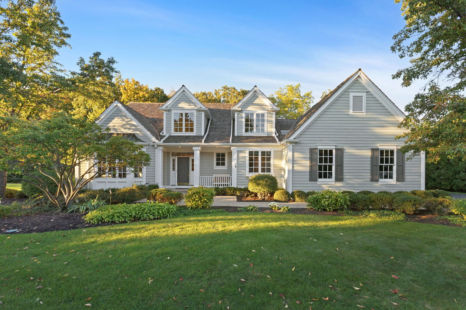 Property Photo: 1830 W North Pond Lane IL 60045