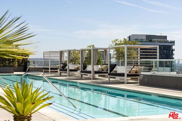 Property Photo: 6250 Hollywood Boulevard 6K CA 90028