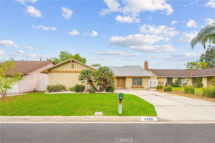 Property Photo: 42691 San Julian Place CA 92592