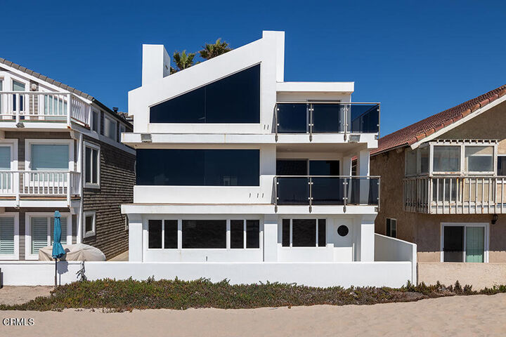 Property Photo:  3405 Ocean Drive  CA 93035 