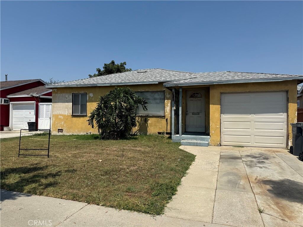 Property Photo:  917 W 130th  CA 90222 