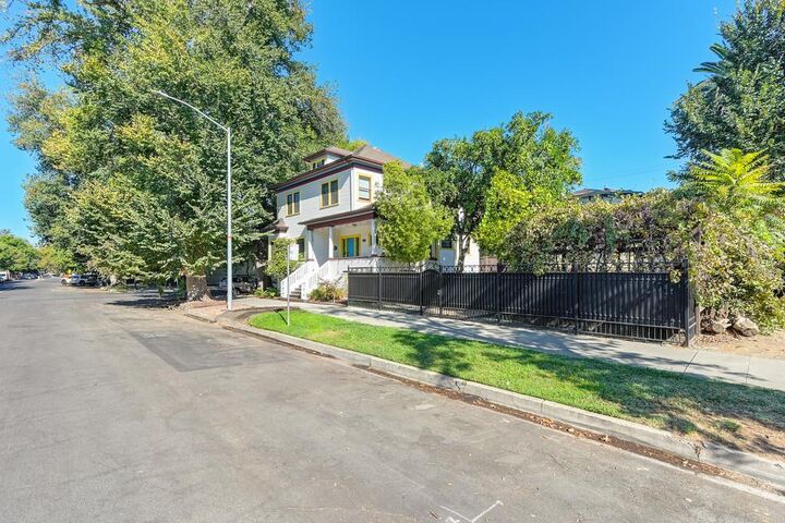 Property Photo:  1301 D Street  CA 95814