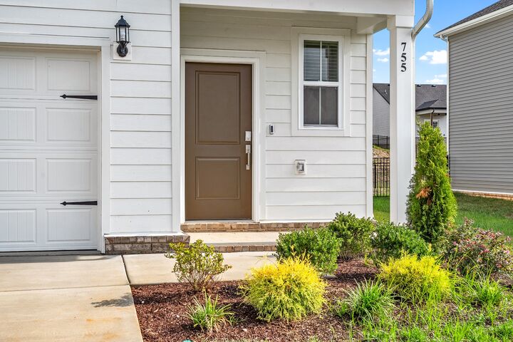 Property Photo:  755 Moray Ln  TN 37043