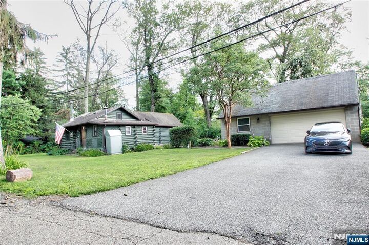 8 Rock Road  West Milford NJ 07480 photo