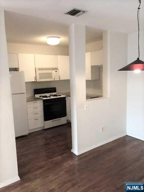 Property Photo:  109 Grand Avenue 3B  NJ 07631 