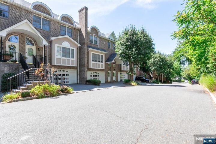 Property Photo:  162 Stonegate Trail 58  NJ 07626 
