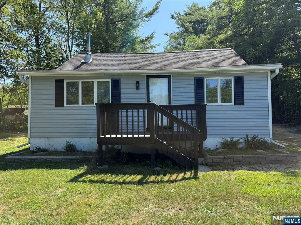 Property Photo:  15 Forest Street  NJ 07826 