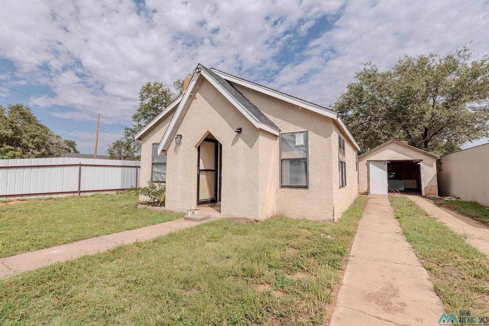 Property Photo:  921 Davis Street  NM 88101 