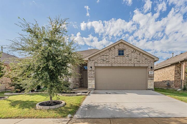 Property Photo:  209 Irish Moss Drive  TX 76052 