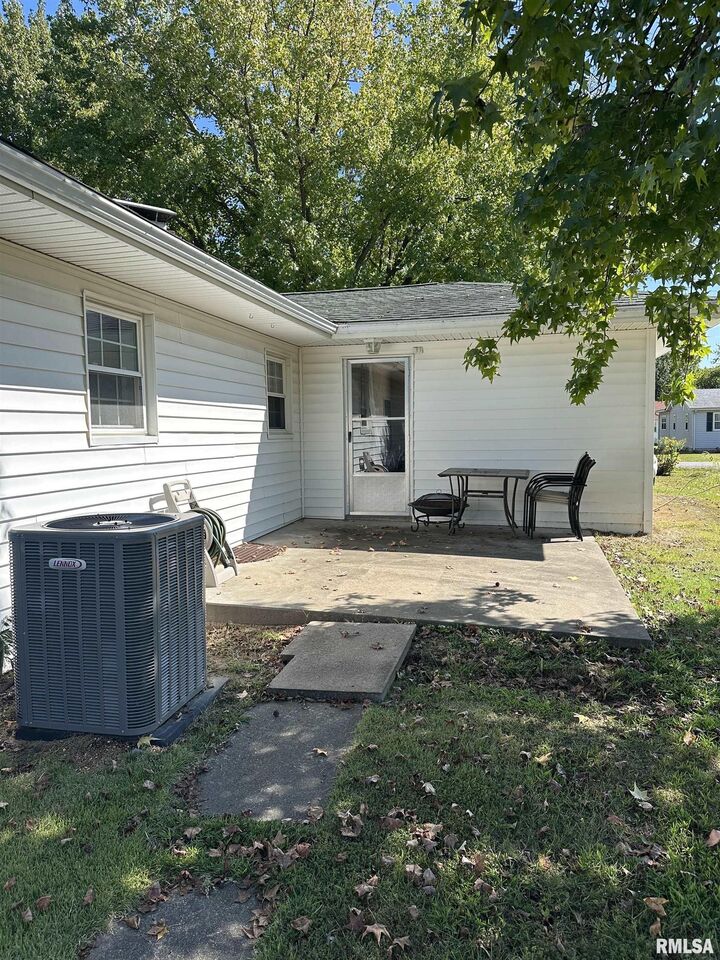 Property Photo:  813 Ritter Street  IL 62274 