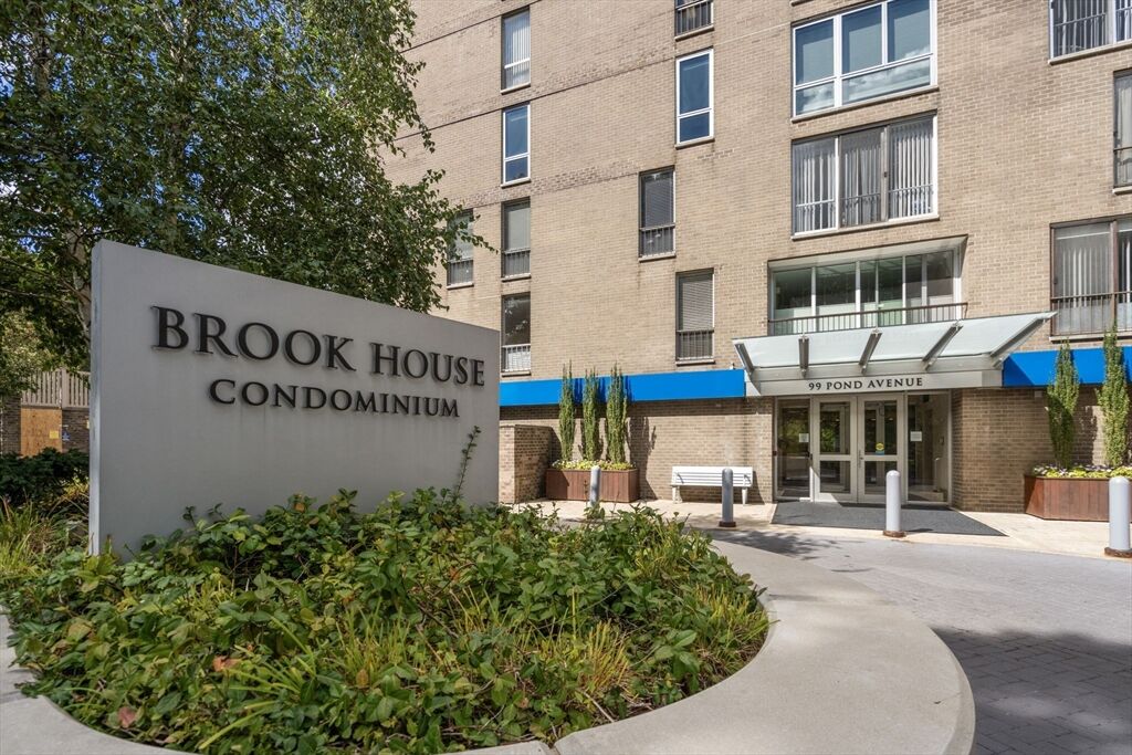 Property Photo:  99 Pond Avenue D -608  MA 02445 