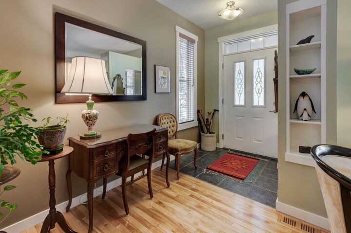 Photo de la propriété:  3835 20 Street SW  AB T2T 6M7 