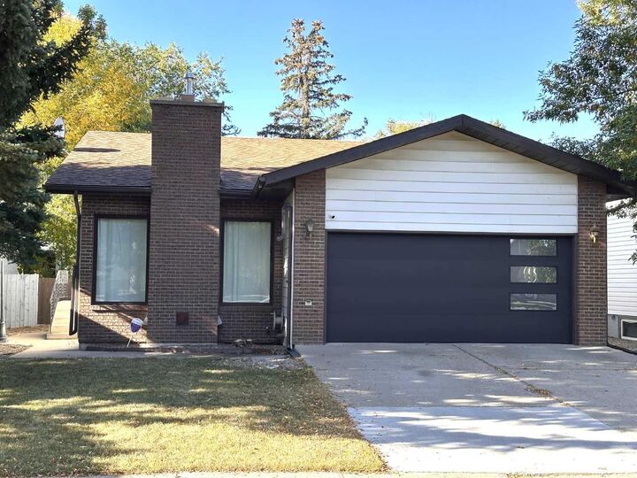 418 Dieppe Boulevard S  Lethbridge AB T1J 3X1 photo