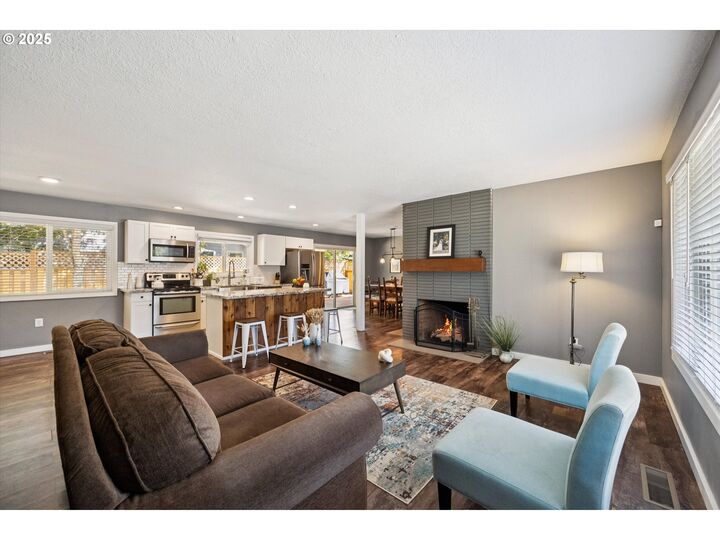 Property Photo:  13955 SW Burlwood St  OR 97005 
