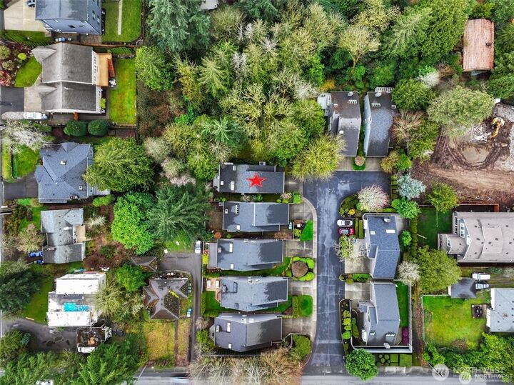 Property Photo:  621  Bellevue Way SE  WA 98004 