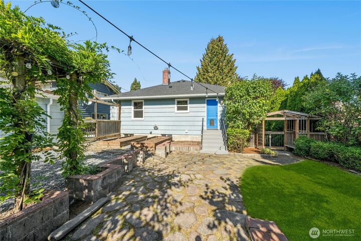 Property Photo:  3849 NE 95th Street  WA 98115 