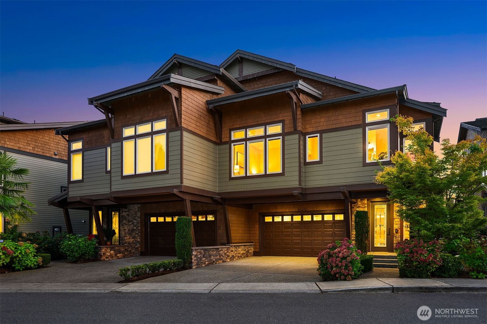 Property Photo:  1103 N 42nd Place  WA 98056 