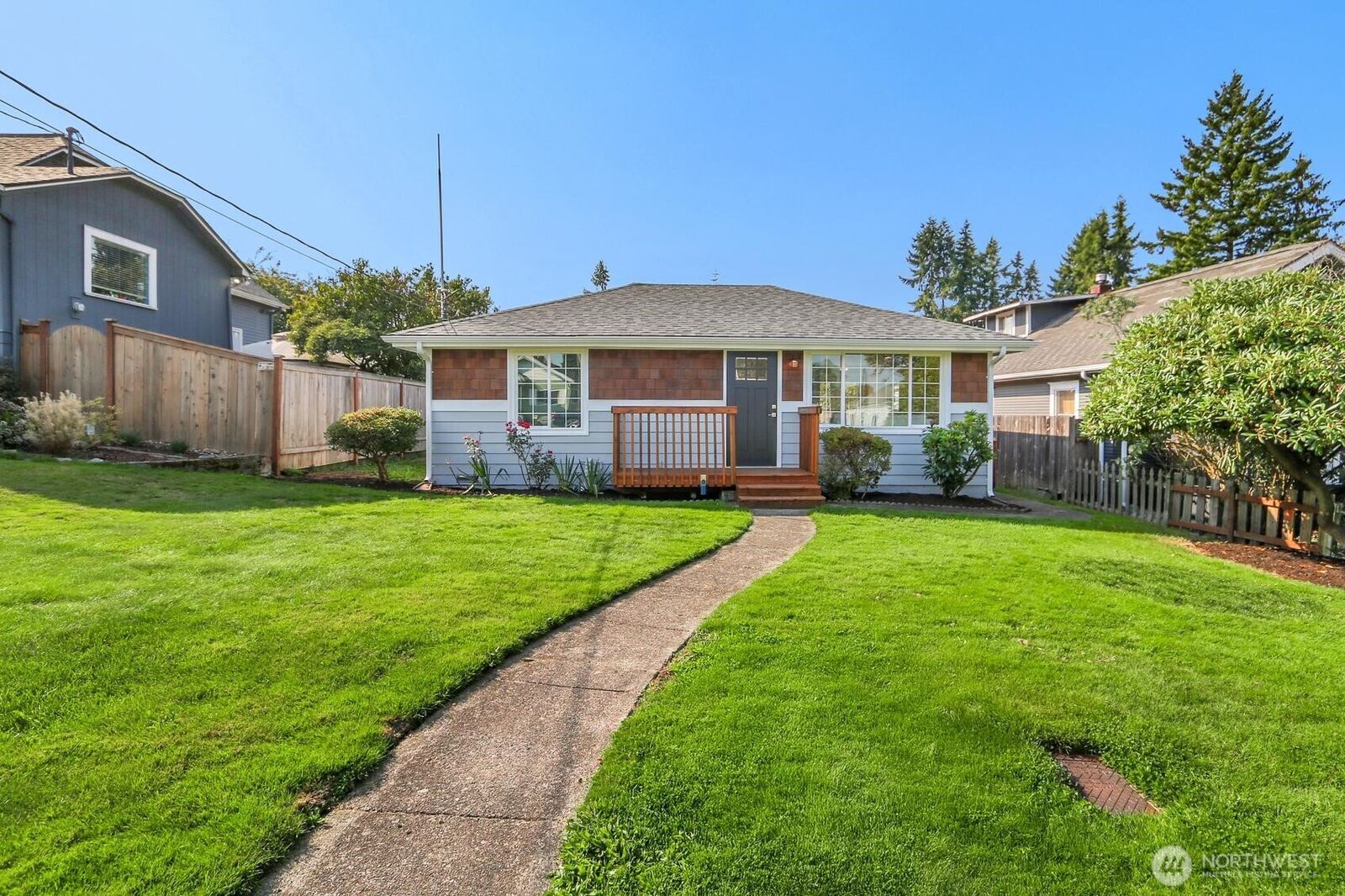 Property Photo: 1824 Highland Avenue A WA 98201