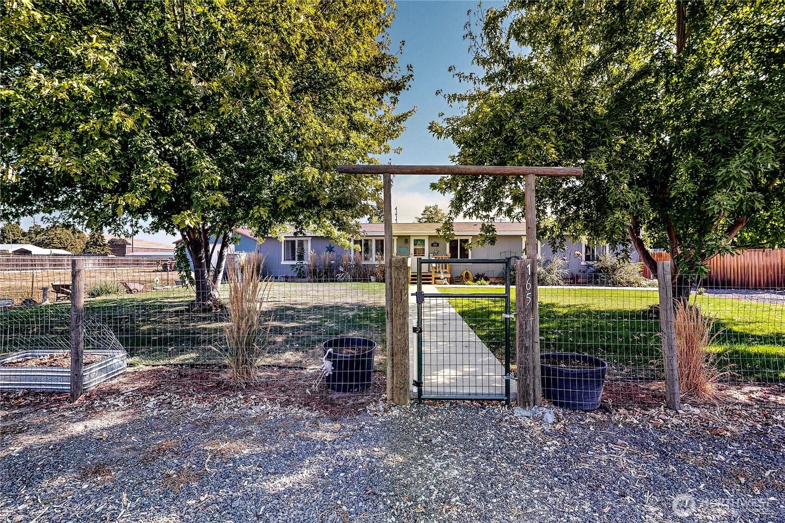 Property Photo:  165  Harmon Street  WA 99361 