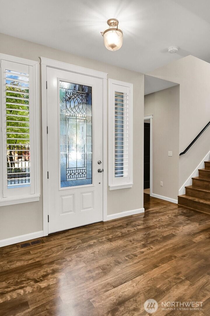 Property Photo:  1052  Alder Street  WA 98020 