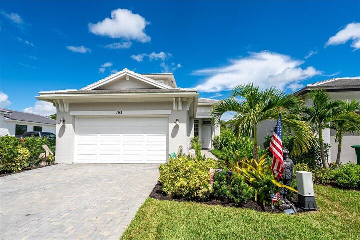 Property Photo:  152 SE Via Tirso  FL 34952 