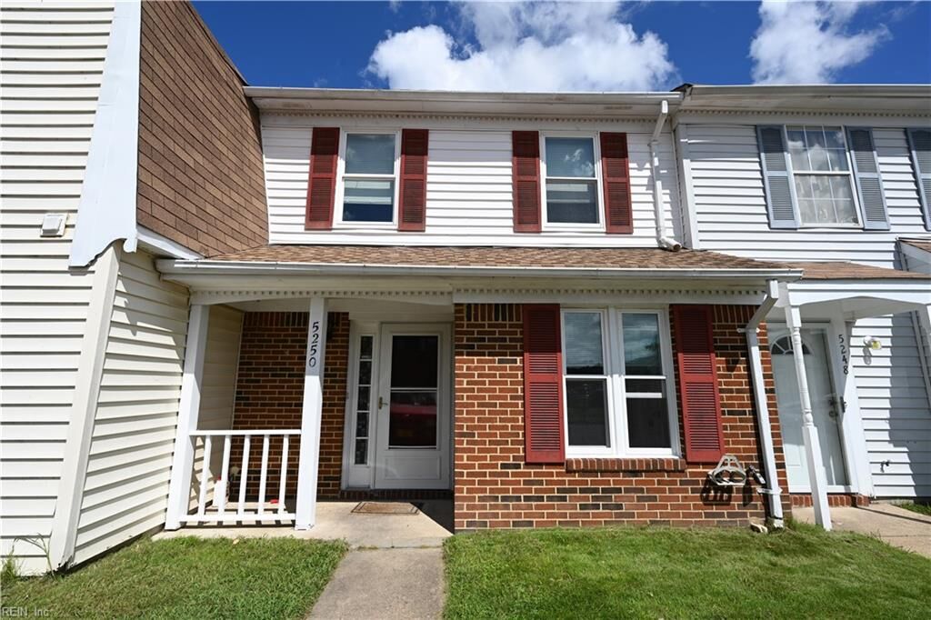 Property Photo:  5250 Settlers Park Dr  VA 23464 