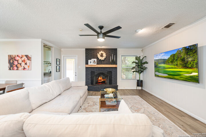 Property Photo: 10931 Whisper Rdg TX 78230